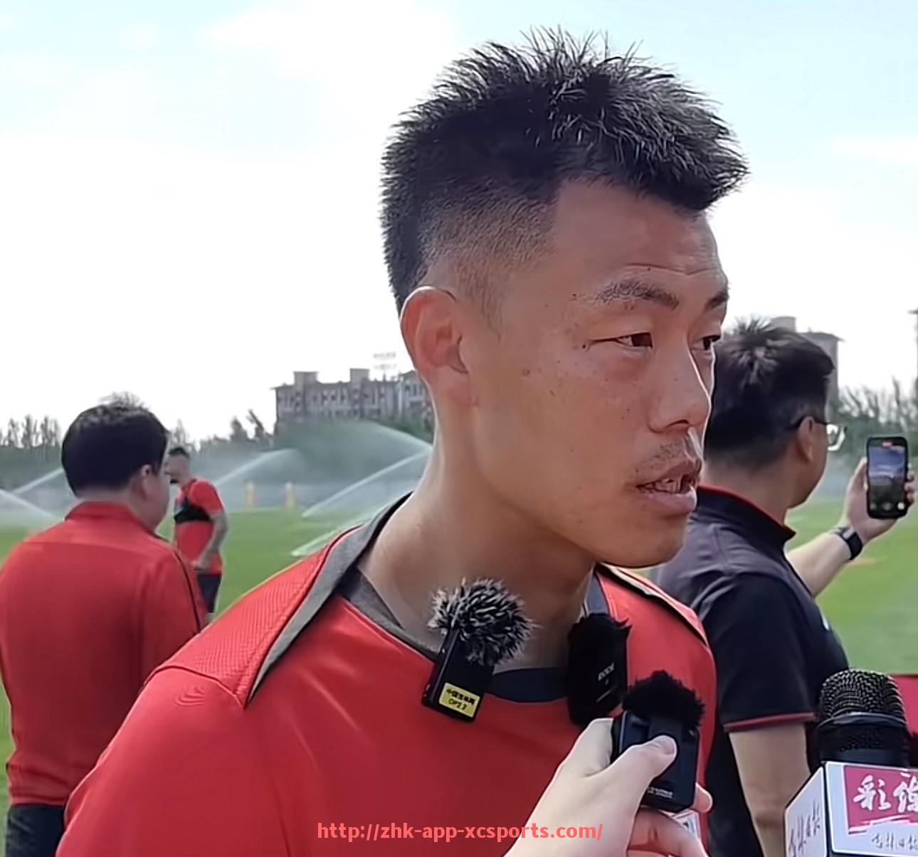 杏彩体育-世俱杯中后场完成断球后迅速组织反攻的关键球员角色解读