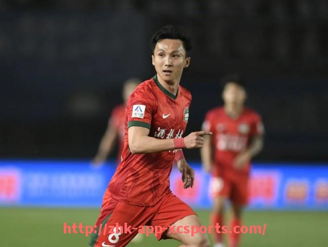 杏彩体育-法甲顶级射手最新动态与金靴竞争态势分析